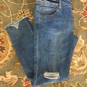 Juniors Distressed Knee Raw Hem Skinny Jeans